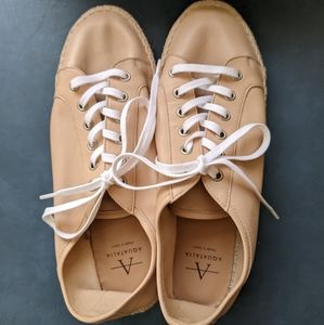 Leather tennis shoes